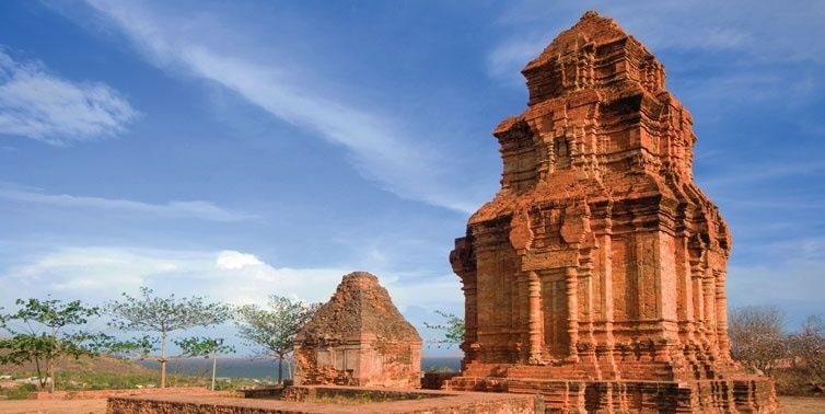 Khám phá Tháp Poshanư, công trình kiến trúc nghệ thuật độc đáo