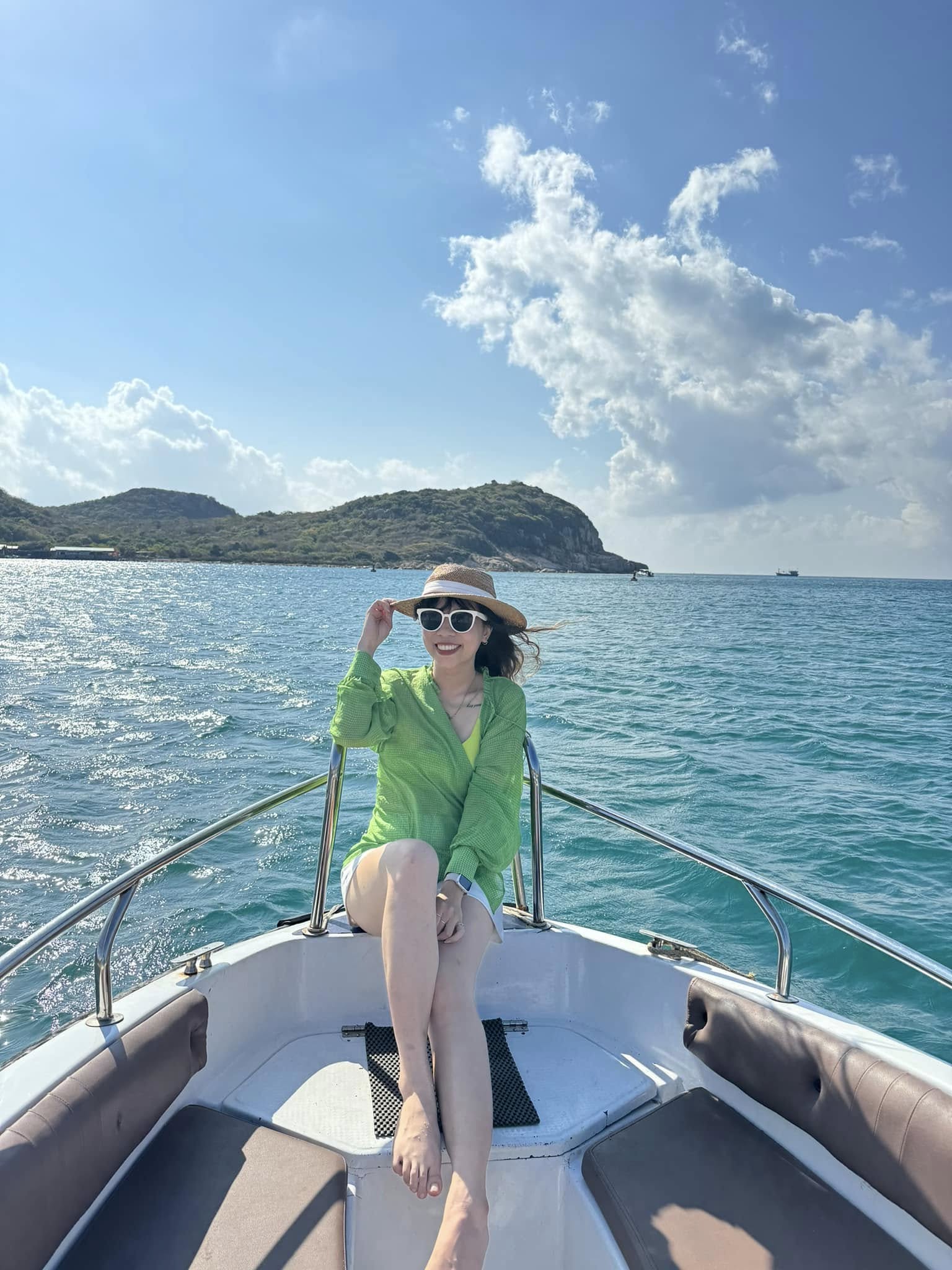tour Vĩnh Hy 2 ngày 1 đêm hành trình chụp hình cano trọn gói
