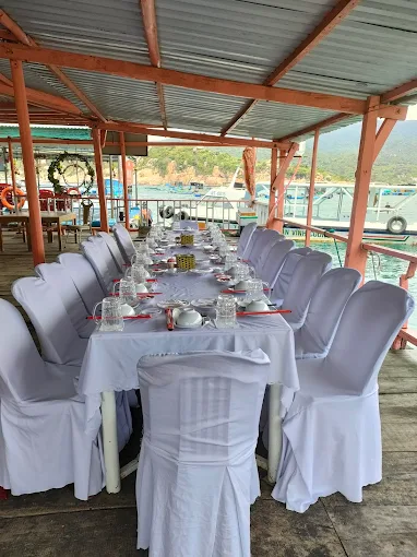 Nhà Bè Nổi Vui Vẻ Nhà Bè Nổi Vui Vẻ