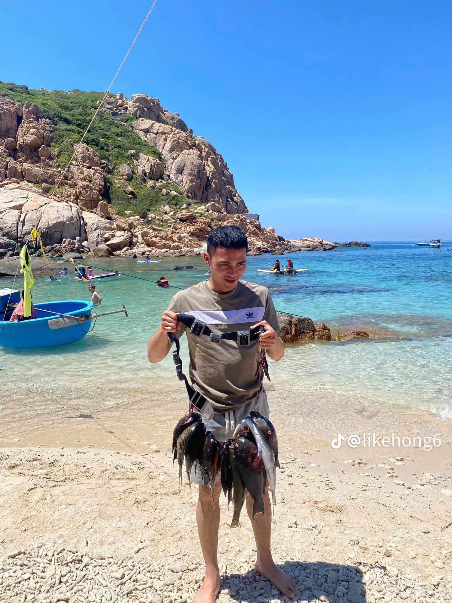 trải nghiệm tour săn cá Vĩnh Hy trải nghiệm tour săn cá Vĩnh Hy
