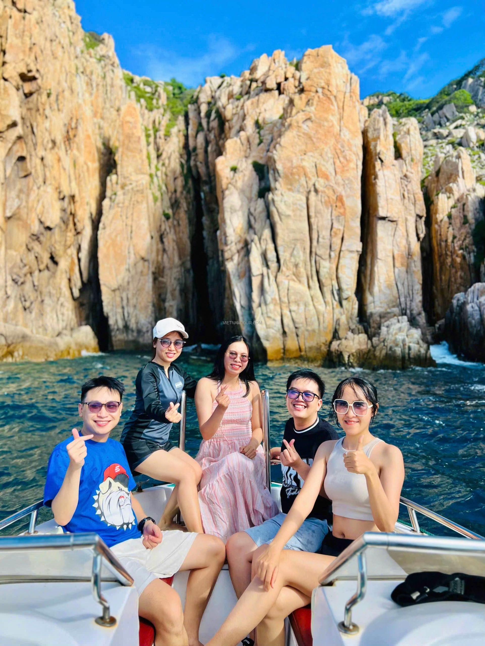 dịch vụ cho thuê cano Vĩnh Hy dịch vụ cho thuê cano Vĩnh Hy